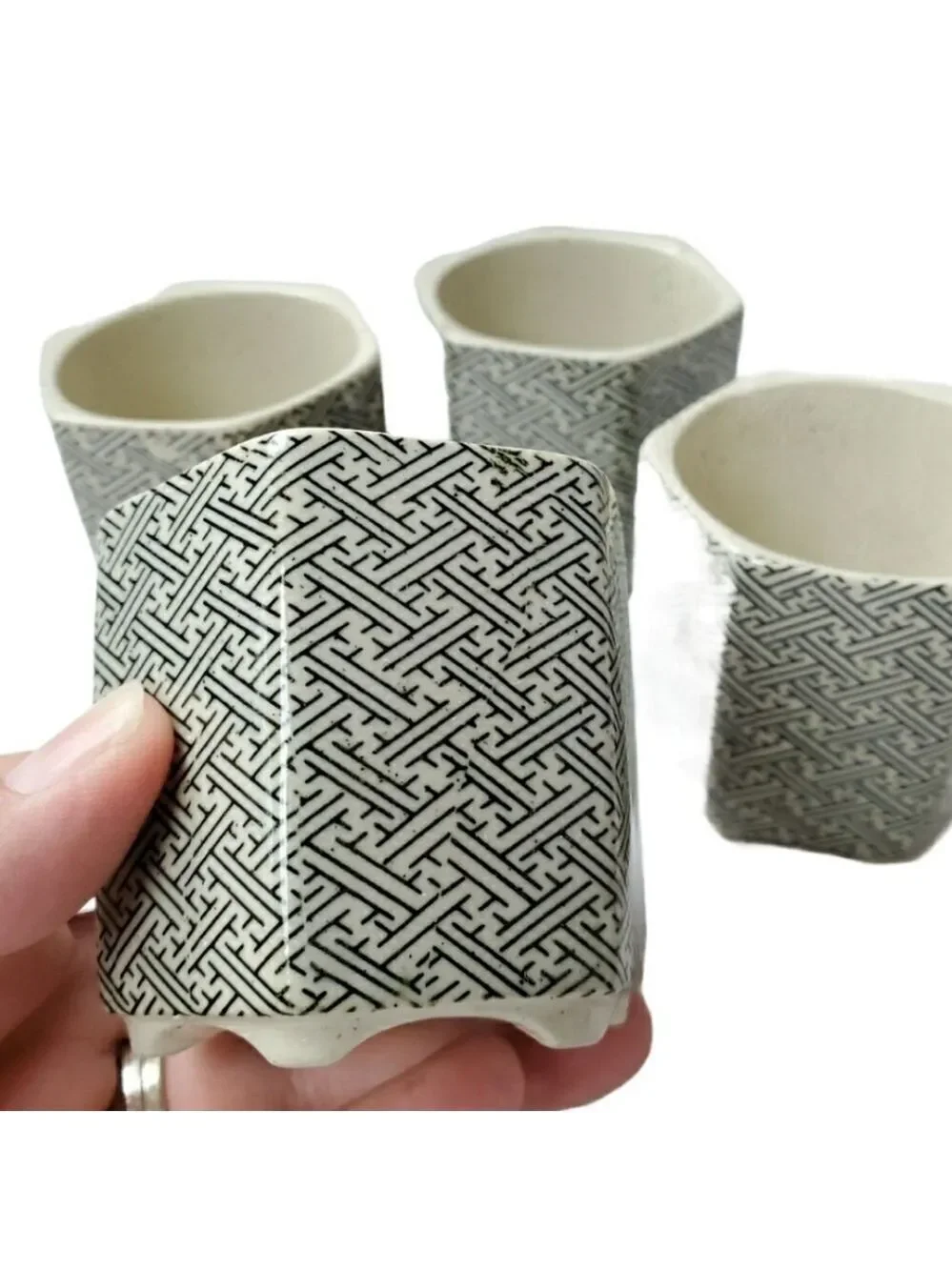 Set of 4 Asian tea cups ceramic waffle print
